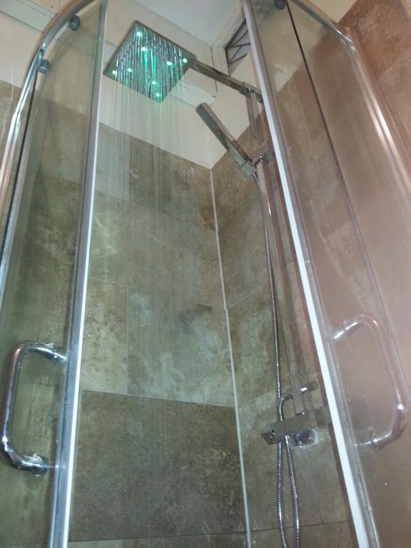 Two Top Central Beach Studios - Also Separate Spa Cabin And Watersports Hove Chambre photo